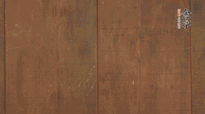 老豆腐切成塊。