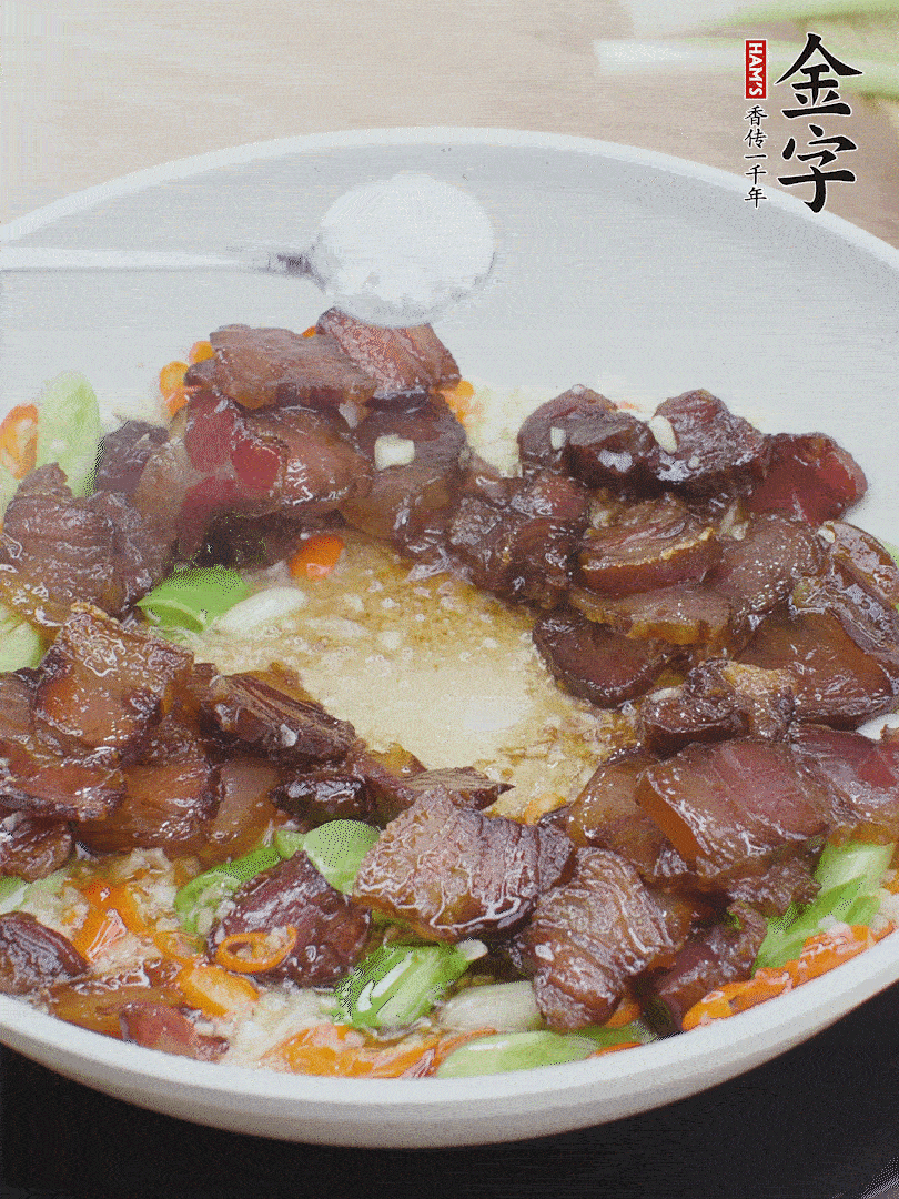 下醬油肉，一點(diǎn)生抽、白糖調(diào)味。