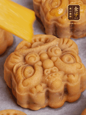 冷卻5分鐘刷上蛋液，160℃再烤10分鐘，回油1晚更香